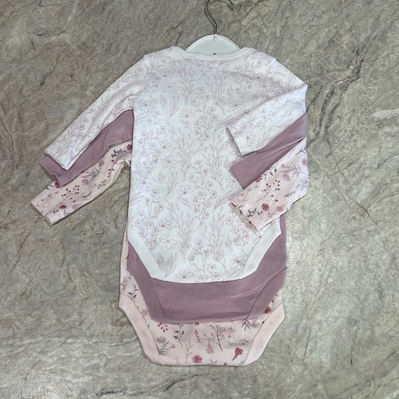 jumper/onesies/shoes3-6 mo - Picture 5 of 9